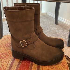 Women New Without Tag Size 7.5 Brown Side Zipper Booties Soul Naturalizer